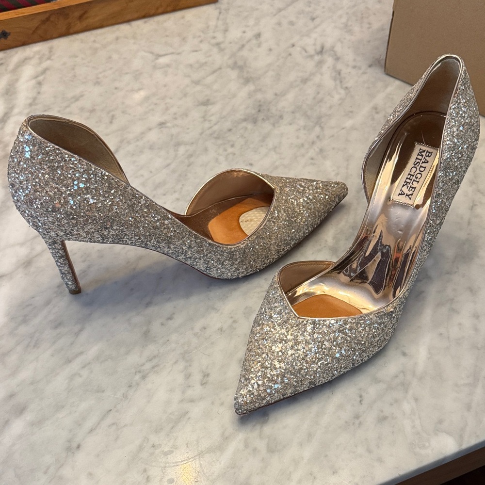 Badgley Mischka Sparkling Silver Glitter Pointed Pumps